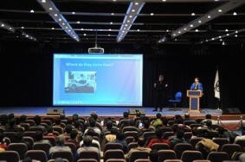 آشنایی طراحان صنعتی کشور با فرآیند طراحی استایل محصولات مرسدس بنز آشنایی طراحان صنعتی کشور با فرآیند طراحی استایل محصولات مرسدس بنز
