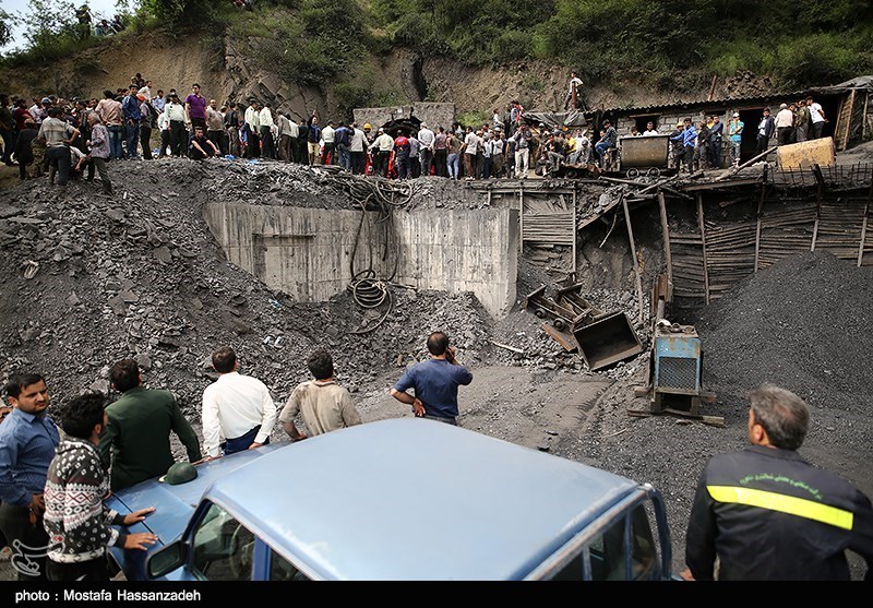 کیسه هوادهی وارد معدن زمستان یورت شد/ حضور نیروهای متخصص معدن در محل حادثه کیسه هوادهی وارد معدن زمستان یورت شد/ حضور نیروهای متخصص معدن در محل حادثه