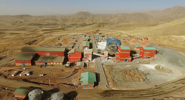 معدن زرشوران پیش بینی 40 هزار تن استخراج را به 142 هزار تن افزایش داد معدن زرشوران پیش بینی 40 هزار تن استخراج را به 142 هزار تن افزایش داد