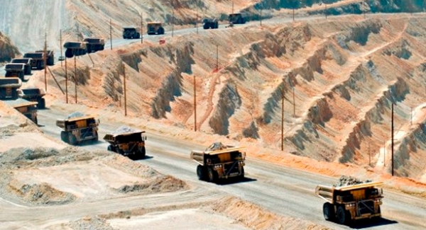 استخراج3میلیون تن موادمعدنی از معادن چهارمحال و بختیاری استخراج3میلیون تن موادمعدنی از معادن چهارمحال و بختیاری