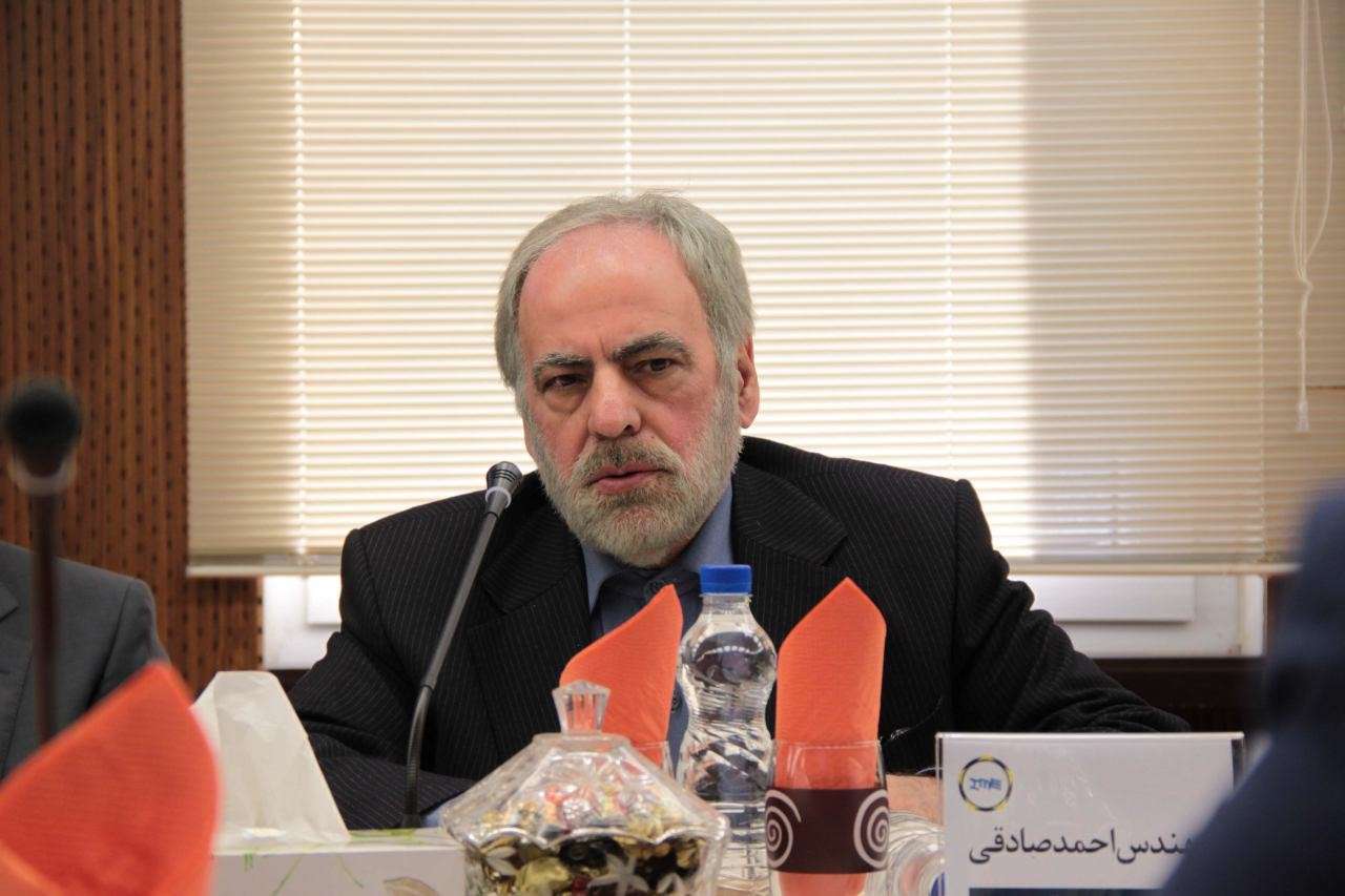 رکود به افزایش بدهی های ذوب آهن دامن زد/ ذوب آهن در مرحله گذر از زیان/ هدف گذاری ذوب آهن برای صادرات یک میلیون تنی در سال جاری رکود به افزایش بدهی های ذوب آهن دامن زد/ ذوب آهن در مرحله گذر از زیان/ هدف گذاری ذوب آهن برای صادرات یک میلیون تنی در سال جاری