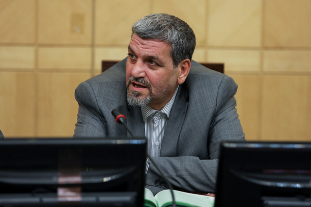 کواکبیان: چرا مجوز رانت واردات خودرو به عدهای خاص داده شد کواکبیان: چرا مجوز رانت واردات خودرو به عدهای خاص داده شد