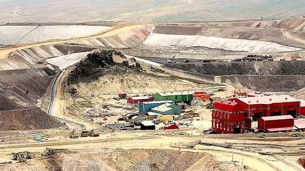 ساوترن کاپر عملیاتهای معدن 2.5 بیلیون دلاری مس میچیکوئیلای خود در پرو را زودتر از موعد پیش بینی شده آغاز می کند ساوترن کاپر عملیاتهای معدن 2.5 بیلیون دلاری مس میچیکوئیلای خود در پرو را زودتر از موعد پیش بینی شده آغاز می کند
