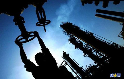 نفت بین ۷۰ تا ۸۰ دلار در نوسان می ماند نفت بین ۷۰ تا ۸۰ دلار در نوسان می ماند
