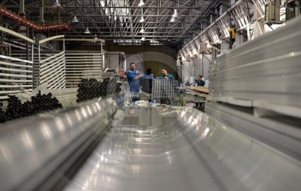 رئیس دانشگاه علوم پزشکی اراک:«ایرالکو» از مصوبه بررسی وضعیت سلامتی کارگران شرکت تمکین نکرده است / مدیر کارخانه ایرالکو:جمع شدن پرونده زیست‌محیطی خواسته «ایرالکو» است