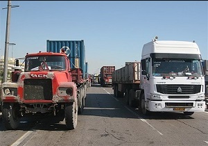 اعتصاب کامیون داران دامنگیر شرکت های فولادی شد اعتصاب کامیون داران دامنگیر شرکت های فولادی شد