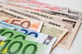 سهم دلار در ذخایر ارزی بانکها به کمترین رقم ۵ سال اخیر رسید سهم دلار در ذخایر ارزی بانکها به کمترین رقم ۵ سال اخیر رسید