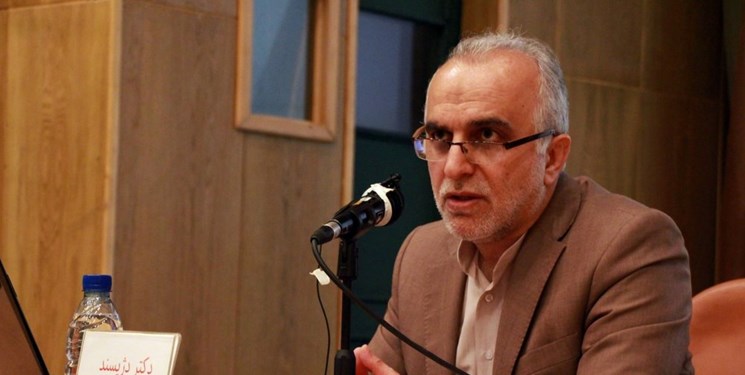 در انتخاب افراد کوررنگی سیاسی دارم