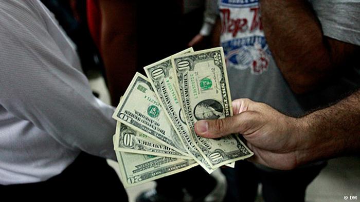 پیش‎بینی یک اقتصاددان؛ قیمت دلار تا ۹هزار تومان کاهش می‎یابد