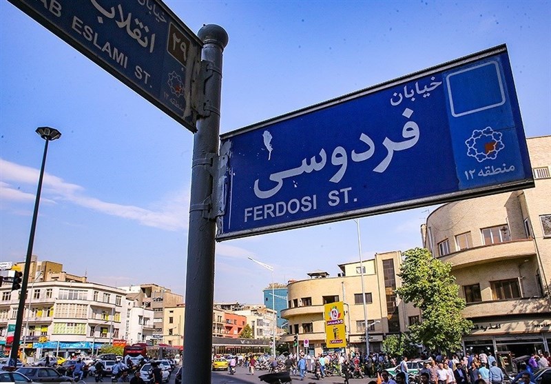 دلار ۹هزاری شد/ صف فروش طولانی مقابل صرافیهای دولتی تشکیل شد دلار ۹هزاری شد/ صف فروش طولانی مقابل صرافیهای دولتی تشکیل شد