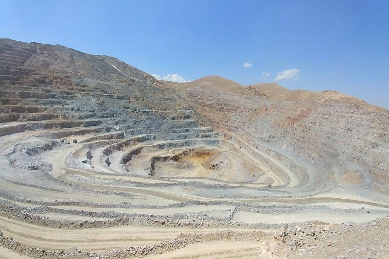 ذخیره قطعی طلا در آذربایجان غربی حدود 33 میلیون تن است ذخیره قطعی طلا در آذربایجان غربی حدود 33 میلیون تن است