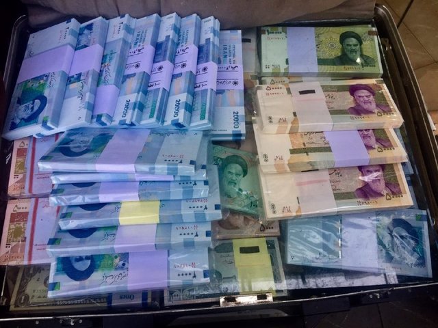 حقوق و مزایای مدیران عامل و اعضای هیأت مدیره شرکتهای دولتی اعلام میشود حقوق و مزایای مدیران عامل و اعضای هیأت مدیره شرکتهای دولتی اعلام میشود