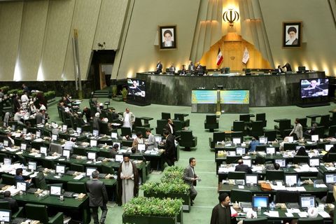 مخالفت مجلس باوضع احکام بودجهای برای ممنوعیت بکارگیری بازنشستگان مخالفت مجلس باوضع احکام بودجهای برای ممنوعیت بکارگیری بازنشستگان