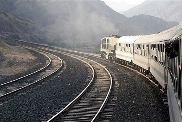 آمادگی راه آهن برای انتقال مسافران و خودروهای آسیب دیده در شیراز آمادگی راه آهن برای انتقال مسافران و خودروهای آسیب دیده در شیراز