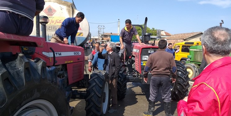 سوخترسانی به مناطق سیل زده استان گلستان ادامه دارد+عکس سوخترسانی به مناطق سیل زده استان گلستان ادامه دارد+عکس