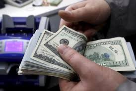 بازار غیررسمی ارز به شدت ریسک پذیر است بازار غیررسمی ارز به شدت ریسک پذیر است