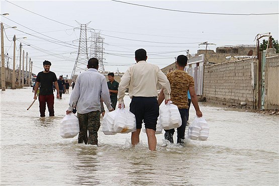 اولین محموله حمایتی شرکت شهرکهای صنعتی لرستان برای سیل زدگان ارسال شد اولین محموله حمایتی شرکت شهرکهای صنعتی لرستان برای سیل زدگان ارسال شد