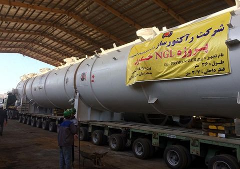ساخت برج جداسازی پروپان از گازهای شیرینشده برای تجهیز NGL خارک ساخت برج جداسازی پروپان از گازهای شیرینشده برای تجهیز NGL خارک