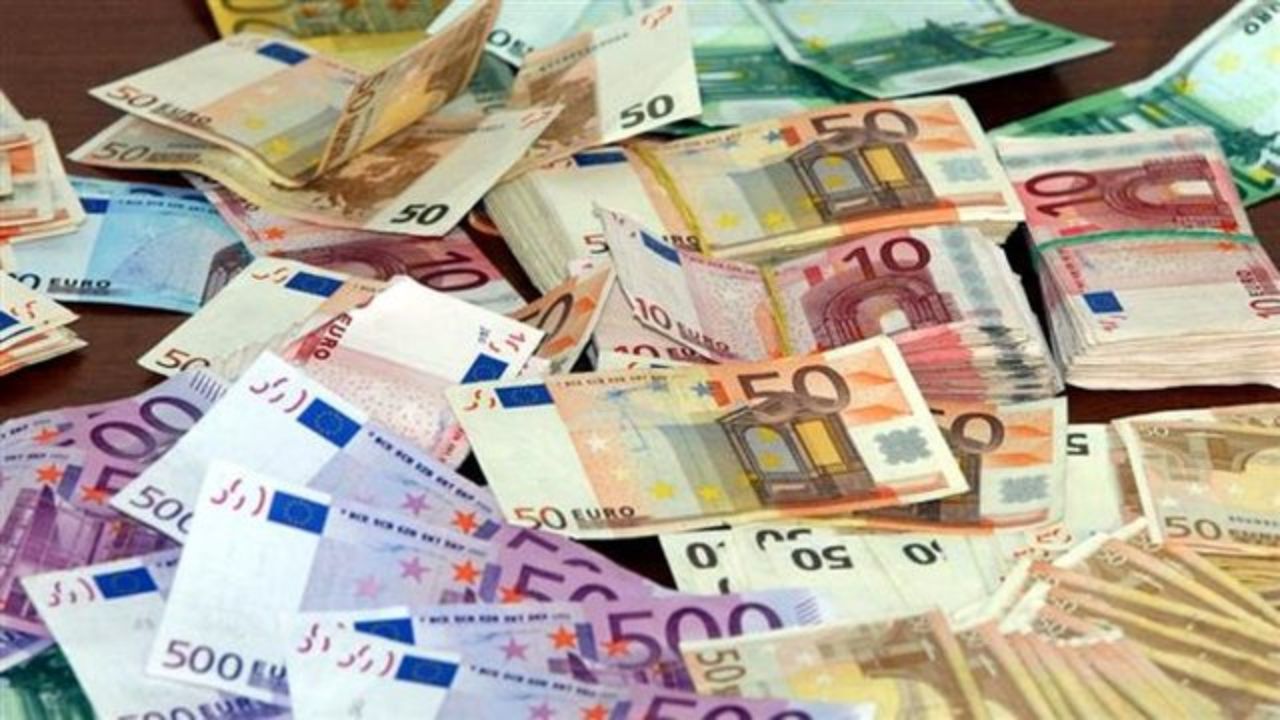 جزئیات بسته ارزی جدید /بازار متشکل ارزی از نوسانات قیمت جلوگیری می کند جزئیات بسته ارزی جدید /بازار متشکل ارزی از نوسانات قیمت جلوگیری می کند
