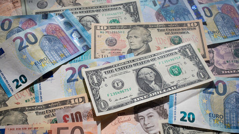 مهلت ارائه اسناد حمل حوالههای ارزی واردات ماشینآلات افزایش یافت مهلت ارائه اسناد حمل حوالههای ارزی واردات ماشینآلات افزایش یافت