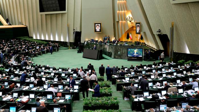 وزیر صمت باید به 6 سوال مجلس پاسخ دهد وزیر صمت باید به 6 سوال مجلس پاسخ دهد