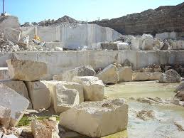 نان بیش از ۲ هزار نفر از زیر سنگ درمیآید نان بیش از ۲ هزار نفر از زیر سنگ درمیآید