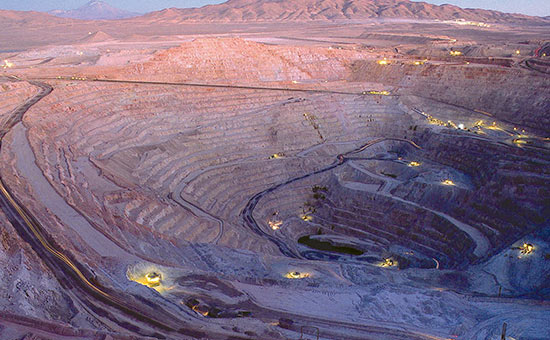 اشتغال ۱۰ هزار نفری با سرمایهگذاری ۳.۵ میلیارد دلاری در بخش معدن اشتغال ۱۰ هزار نفری با سرمایهگذاری ۳.۵ میلیارد دلاری در بخش معدن