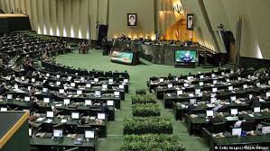 نمایندگان از پاسخ‌های وزیر صمت درباره علت بکارگیری بازنشستگان و بهبود فضای کسب و کار قانع شدند/ وزیر صمت: تجارت فرامرزی ۴۵ پله صعود کرده و قانون منع به کارگیری بازنشستگان در وزارت صمت اجرا شده است