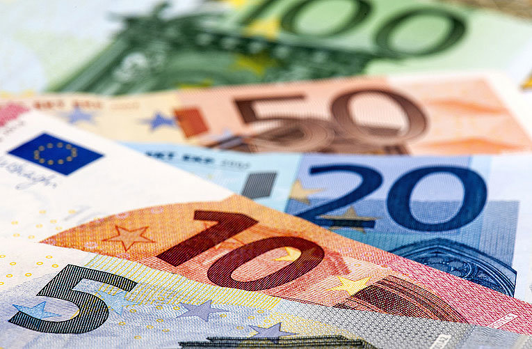 نرخ تسعیر ارز در شبکه بانکی اعلام شد نرخ تسعیر ارز در شبکه بانکی اعلام شد