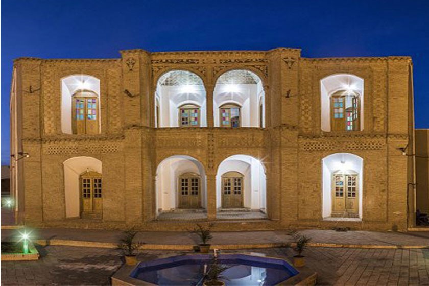 تبدیل عمارت صدرزاده سیرجان به موزه صنعت سنگ آهن تبدیل عمارت صدرزاده سیرجان به موزه صنعت سنگ آهن