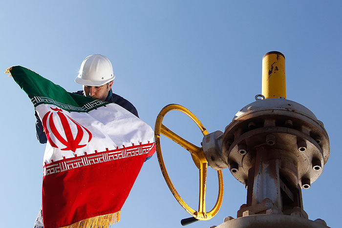 از اقدامهای سازنده وزارت نفت در حوزه اکتشاف و تولید حمایت کنید از اقدامهای سازنده وزارت نفت در حوزه اکتشاف و تولید حمایت کنید