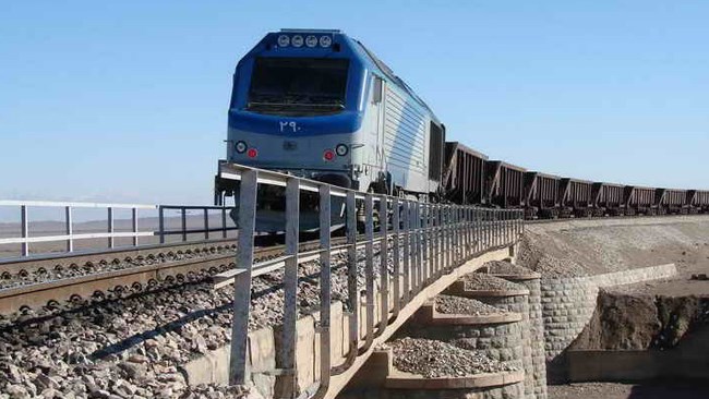 سوت قطار توسعه ریلی استان کرمان به صدا در آمد سوت قطار توسعه ریلی استان کرمان به صدا در آمد