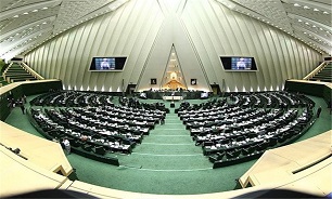 نماینده همدان از پاسخ های وزیر صنعت قانع شد