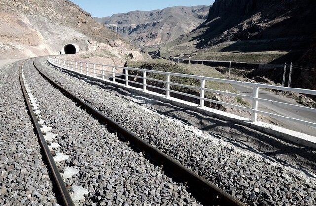 کاهش دوساعته زمان سفر ریلی از ایستگاه راه آهن