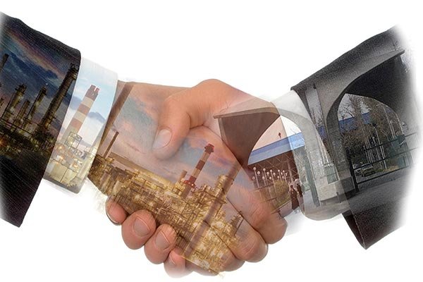 ارتباط صنعت و دانشگاه زمینه ساز تعالی است ارتباط صنعت و دانشگاه زمینه ساز تعالی است