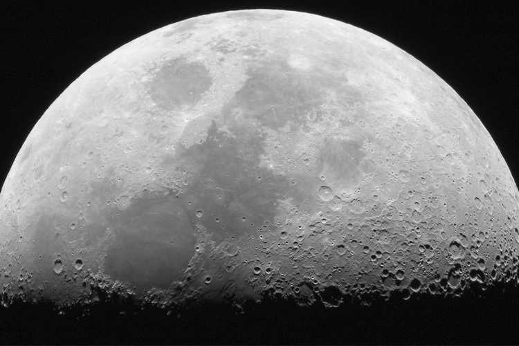 منابع معدنی کره ماه فقط برای آمریکا؟ منابع معدنی کره ماه فقط برای آمریکا؟