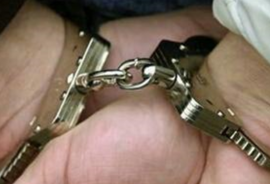 سارق شمش ها در دام پلیس میبد سارق شمش ها در دام پلیس میبد