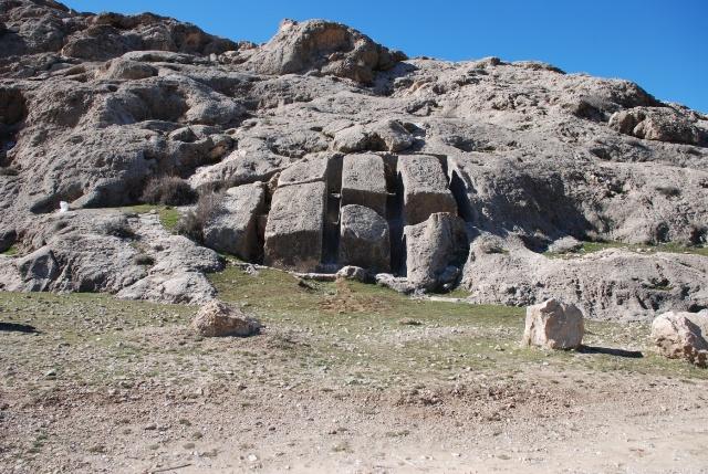 گنجی پنهان در میان کوه های مرودشت