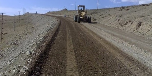 بهسازی ۳ هزار و ۵۰۰ کیلومتر راه روستایی در دستور کار وزارت راه / وزارتخانه برای اجرای پروژه ها به ۲ میلیون تن قیر نیاز دارد