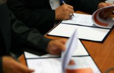 تعمیق تفاهم نامه همکاریهای مشترک با رویکرد توسعه صادرات دانش بنیان در سال جهش تولید تعمیق تفاهم نامه همکاریهای مشترک با رویکرد توسعه صادرات دانش بنیان در سال جهش تولید