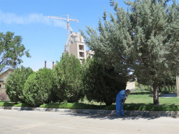 کارگران سیمان کردستان با شیفت ایثار به رزمایش کمک مومنانه پیوستند کارگران سیمان کردستان با شیفت ایثار به رزمایش کمک مومنانه پیوستند