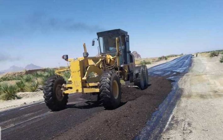 آسفالت راههای معادن قیرطبیعی گیلانغرب آغاز شد آسفالت راههای معادن قیرطبیعی گیلانغرب آغاز شد