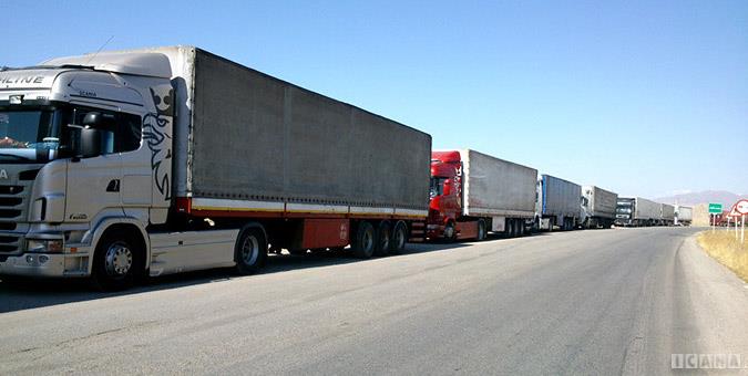 وضعیت آشفته بازار لاستیک خودروهای سنگین؛ وزارتخانههای صمت و راه قیمت لاستیک را کنترل کنند وضعیت آشفته بازار لاستیک خودروهای سنگین؛ وزارتخانههای صمت و راه قیمت لاستیک را کنترل کنند