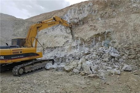 شیوه نامه تامین مواد خام معادن استان مرکزی تنظیم میشود شیوه نامه تامین مواد خام معادن استان مرکزی تنظیم میشود