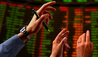 اگر سهام «فملی» دارید بخوانید/ حمایت دیروز حقوقیها، معاملات امروز فملی را متعادل کرد اگر سهام «فملی» دارید بخوانید/ حمایت دیروز حقوقیها، معاملات امروز فملی را متعادل کرد