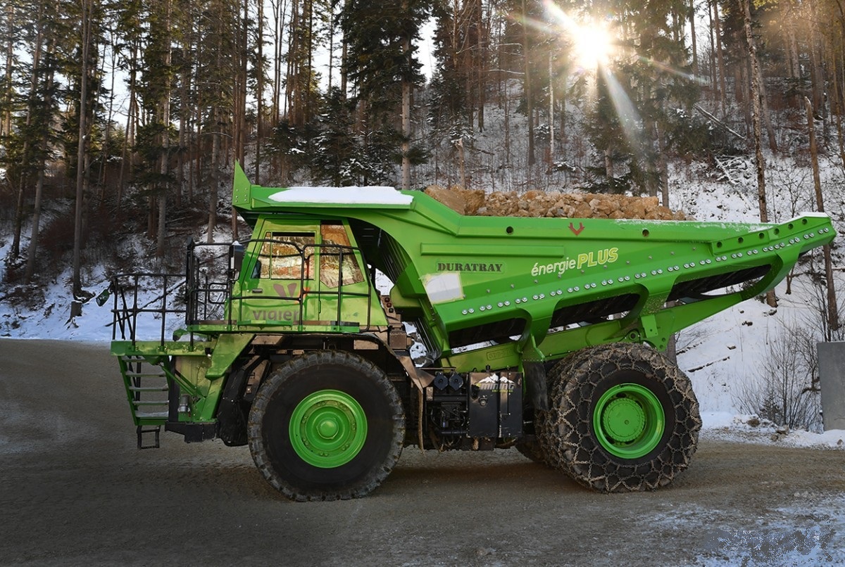 eDumper هیبریدی؛ غول ۲۹۰ تنی که بزرگ ترین کامیون معدن برقی جهان خواهد بود eDumper هیبریدی؛ غول ۲۹۰ تنی که بزرگ ترین کامیون معدن برقی جهان خواهد بود