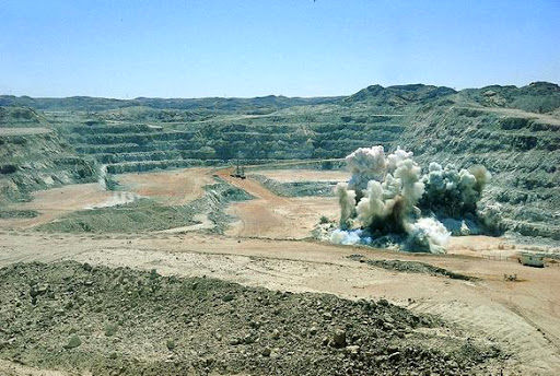 اثرات مثبت و منفی معدن بر زندگی انسان اثرات مثبت و منفی معدن بر زندگی انسان