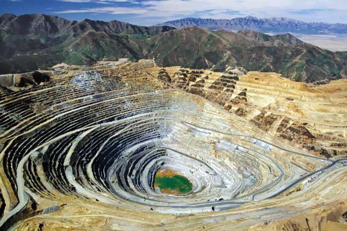 نماینده مجلس خواستار فعال سازی پهنه های معدنی در راور شد نماینده مجلس خواستار فعال سازی پهنه های معدنی در راور شد
