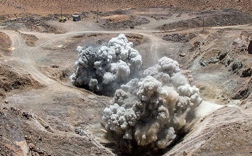 استخراج ۱۲۰۰۰ تن ماده معدنی در چهارمین مرحله آتشباری مجتمع معادن مس تکنار استخراج ۱۲۰۰۰ تن ماده معدنی در چهارمین مرحله آتشباری مجتمع معادن مس تکنار