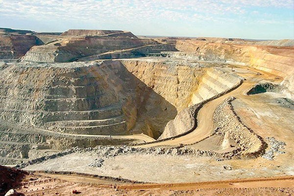 معادن آلونیت استان زنجان زیر سایه نبود "تکنولوژی" همچنان مسکوت ماندهاند معادن آلونیت استان زنجان زیر سایه نبود "تکنولوژی" همچنان مسکوت ماندهاند